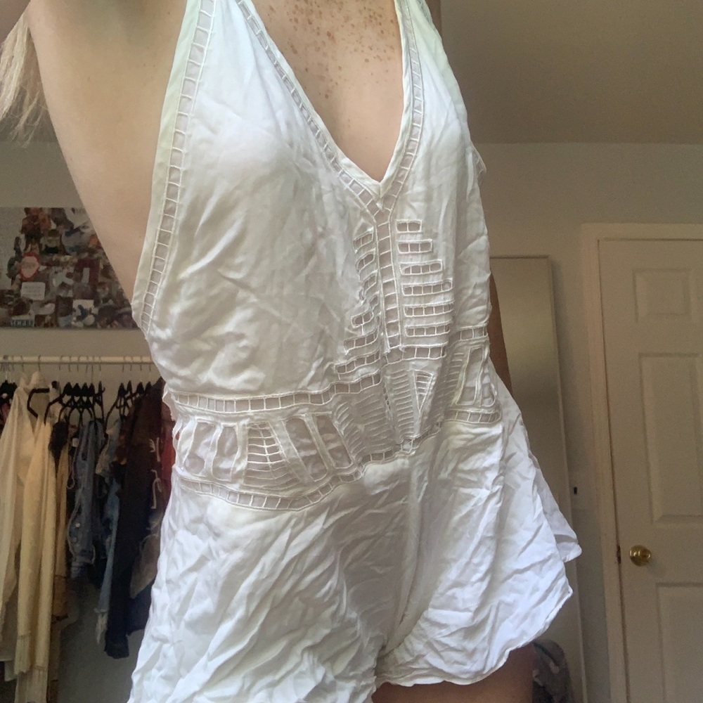 WHITE CUT OUT ROMPER